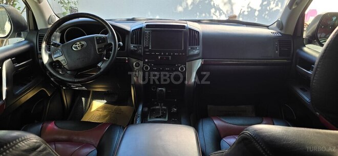 Toyota Land Cruiser-8