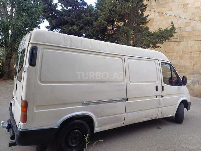 Ford Transit-3