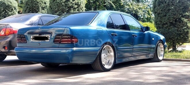 Mercedes E 230 1997, 355,000 km - 2.3 l - Bakı