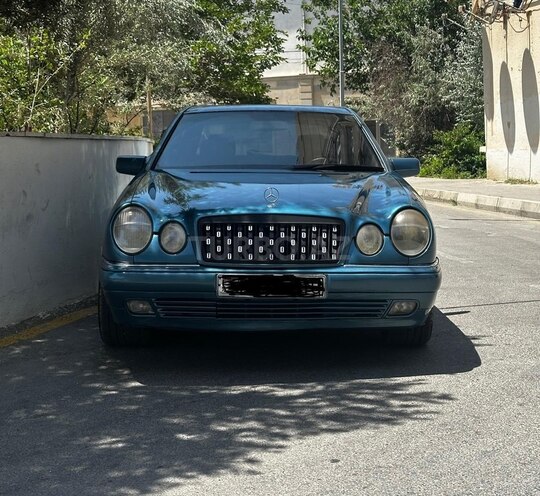 Mercedes E 230 1997, 355,000 km - 2.3 l - Bakı