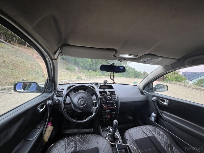 Renault Megane-13
