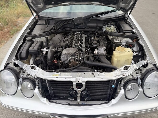 Mercedes E 270 1999, 300,000 km - 2.7 l - Göyçay