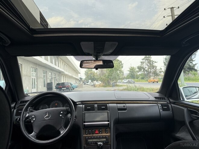 Mercedes E 270 1999, 300,000 km - 2.7 l - Göyçay