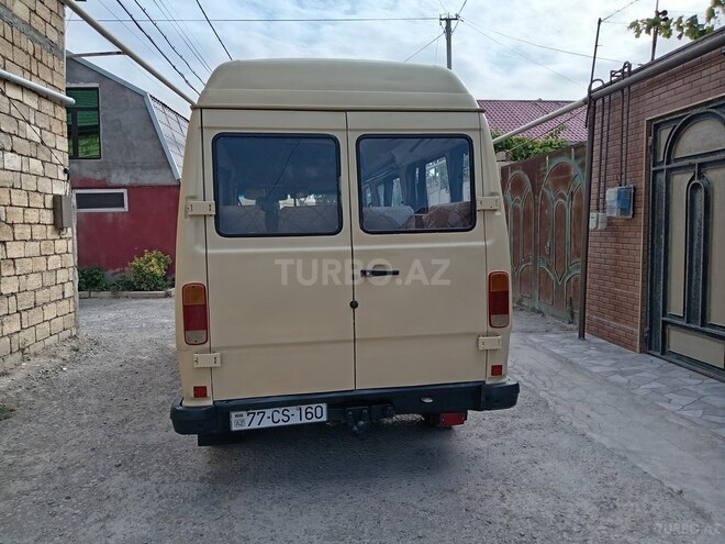 Mercedes 208 D 1992, 450,000 km - 2.3 l - Bakı