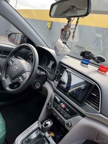 Hyundai Elantra 2017, 201,168 km - 2.0 l - Bakı