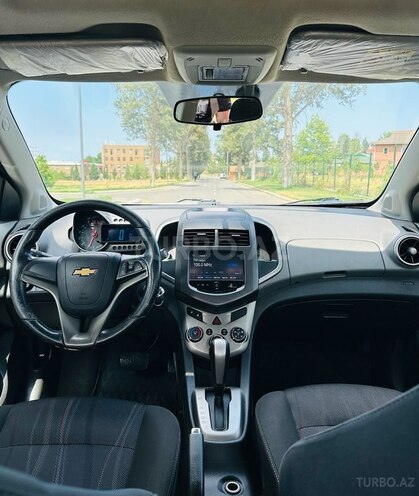 Chevrolet Aveo-12