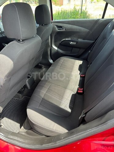 Chevrolet Aveo-13