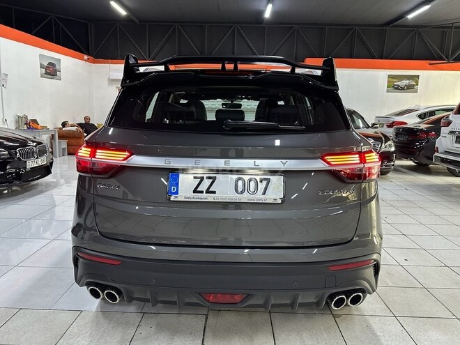 Geely Coolray-6