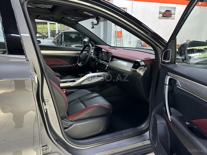 Geely Coolray-17