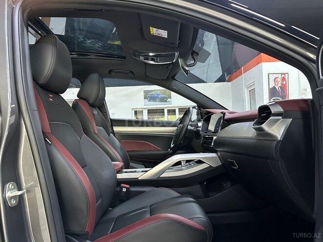 Geely Coolray-18