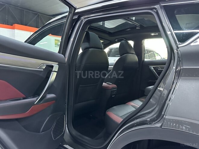 Geely Coolray-15