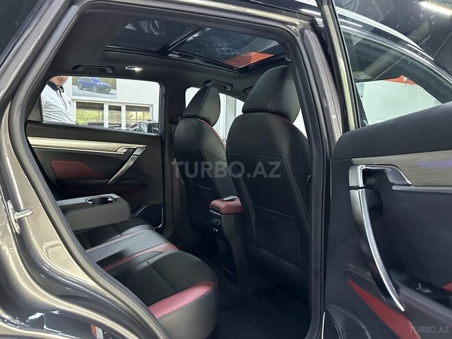 Geely Coolray-16