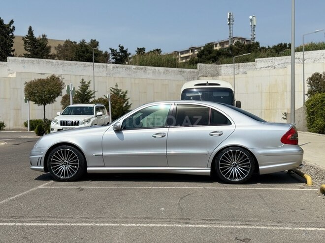 Mercedes E 240 2002, 196,000 km - 2.4 l - Bakı