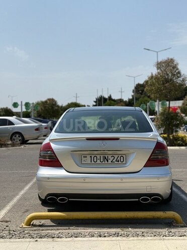 Mercedes E 240 2002, 196,000 km - 2.4 l - Bakı