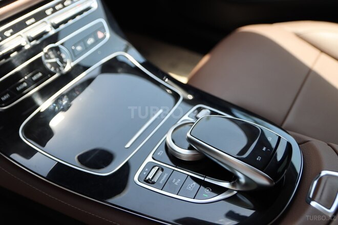 Mercedes E 220 d-7