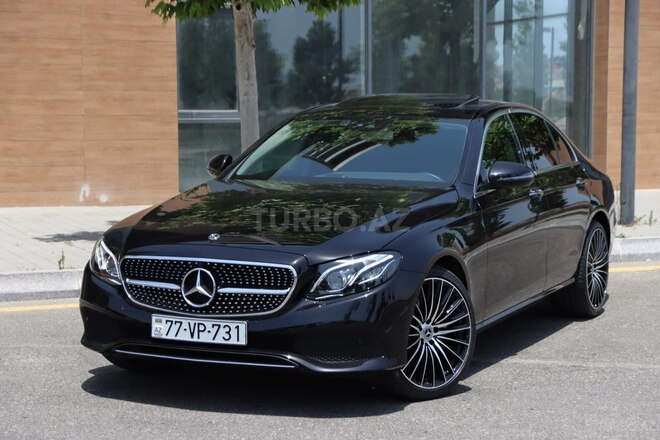 Mercedes E 220 d-1
