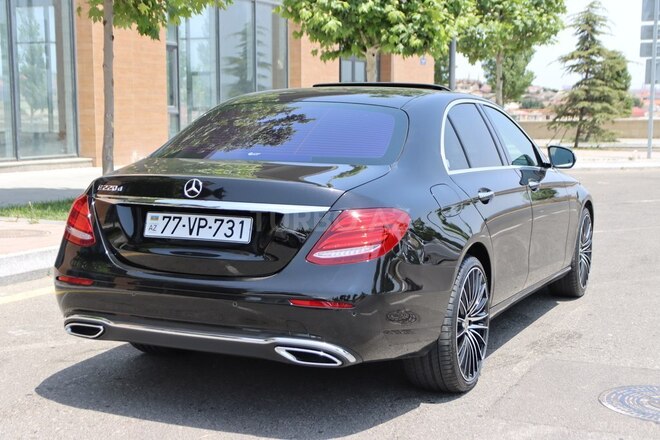 Mercedes E 220 d-9