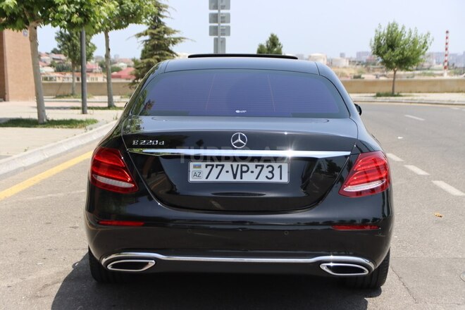 Mercedes E 220 d-13