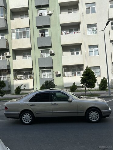 Mercedes E 230 1996, 426,000 km - 2.3 l - Bakı