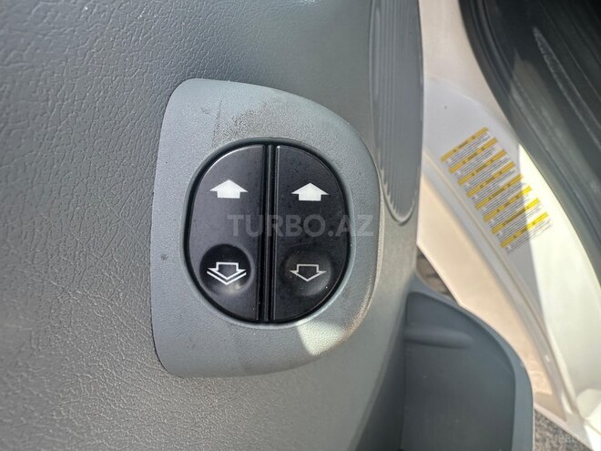 Ford Transit-12