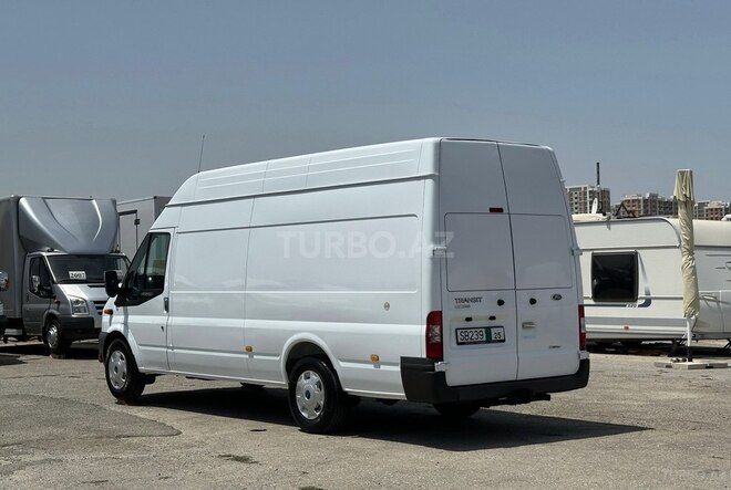 Ford Transit-3