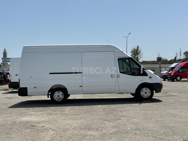 Ford Transit-6