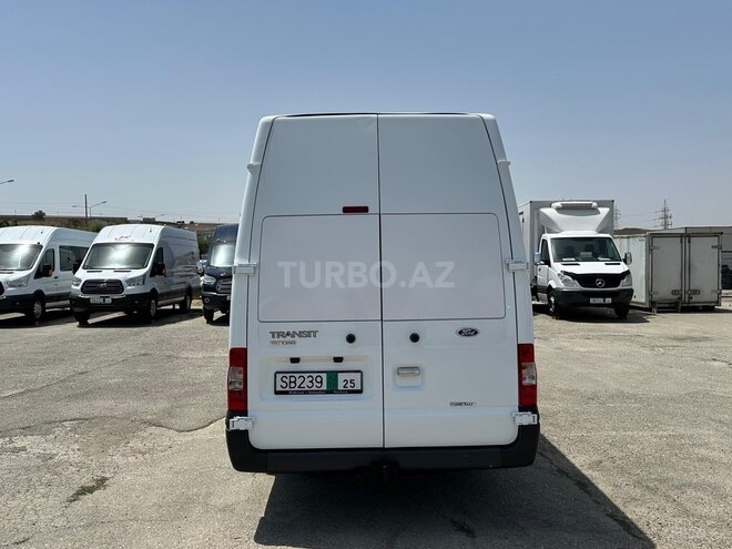 Ford Transit-7
