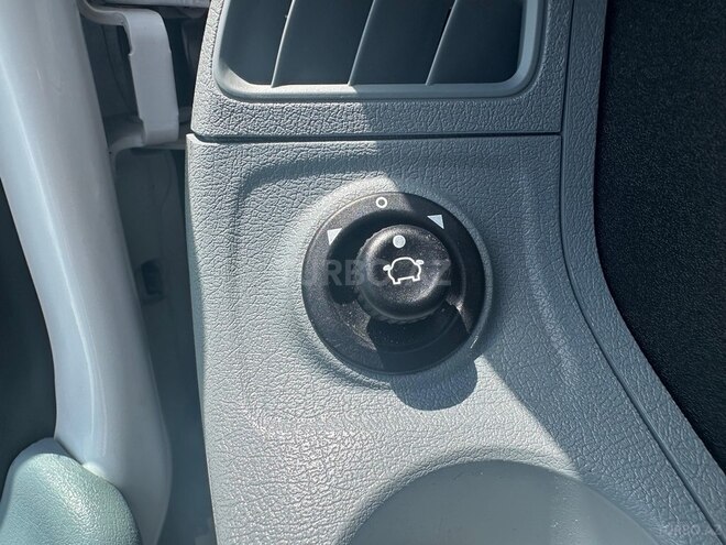 Ford Transit-13