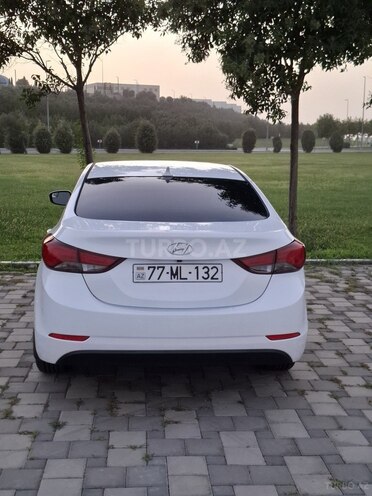 Hyundai Elantra-8