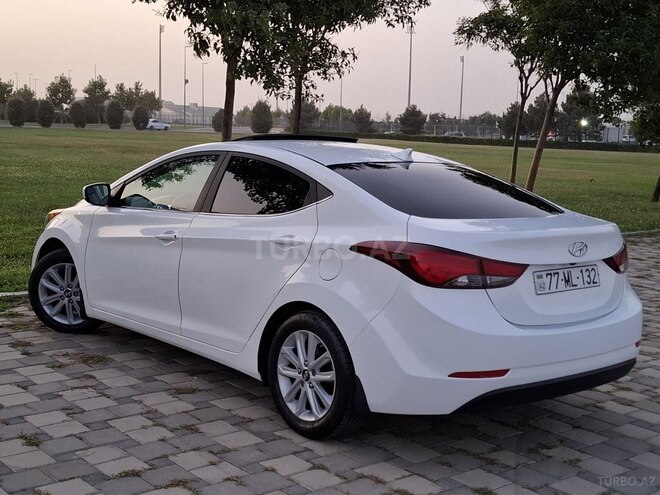 Hyundai Elantra-2