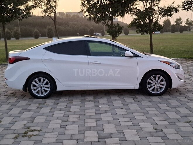 Hyundai Elantra-5