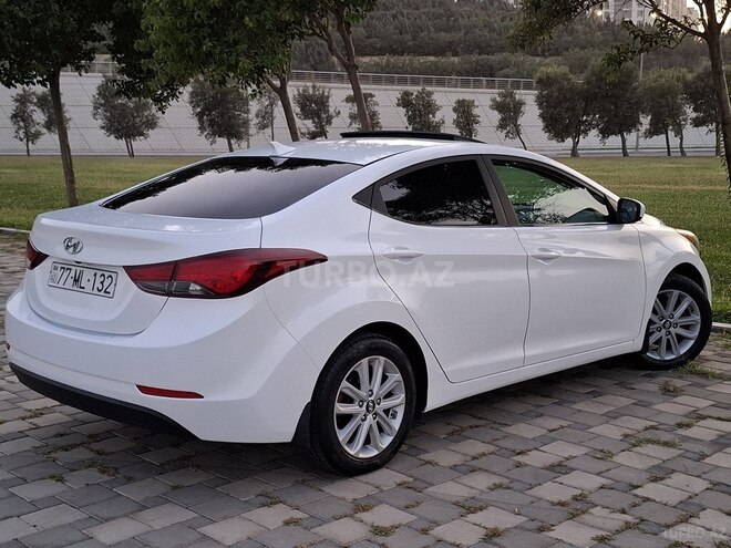 Hyundai Elantra-3