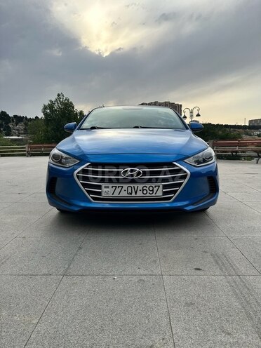 Hyundai Elantra-1