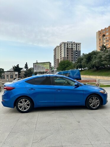 Hyundai Elantra-6