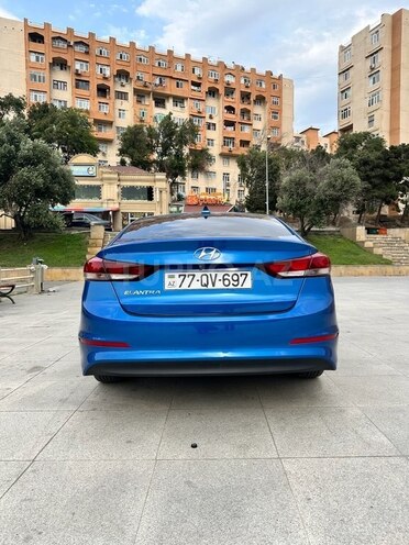 Hyundai Elantra-3