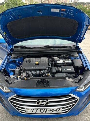 Hyundai Elantra-15