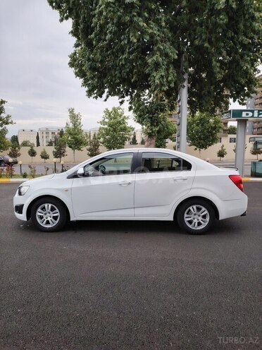 Chevrolet Aveo-8
