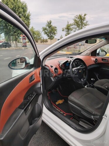 Chevrolet Aveo-13