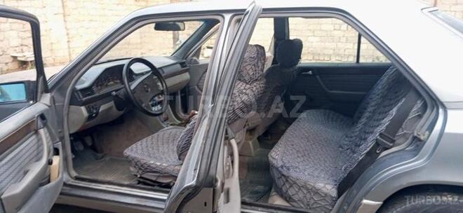 Mercedes E 230 1989, 260,129 km - 2.3 l - Bakı
