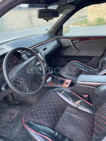 Mercedes E 300 d 1997, 286,484 km - 3.0 l - Bakı