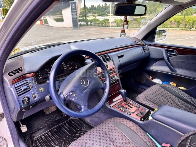 Mercedes E 220 d 2000, 370,000 km - 2.2 l - Masallı