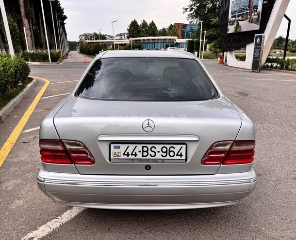 Mercedes E 220 d 2000, 370,000 km - 2.2 l - Masallı