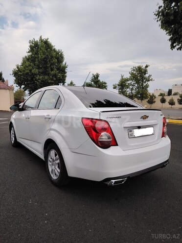 Chevrolet Aveo-5