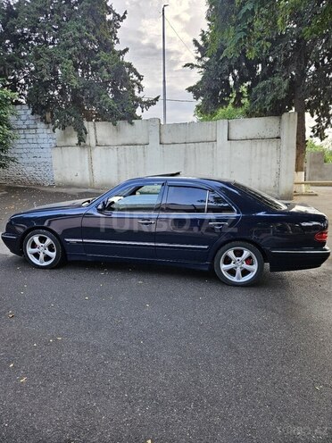 Mercedes E 220 d 1999, 350,000 km - 2.2 л - Qazax