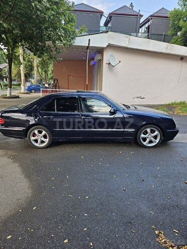 Mercedes E 220 d 1999, 350,000 km - 2.2 л - Qazax