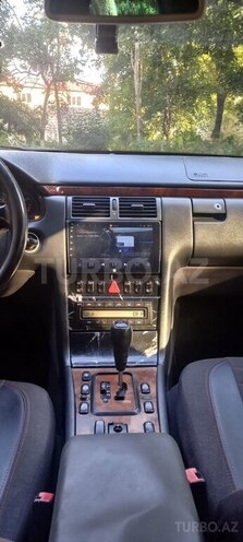 Mercedes E 220 d 1999, 350,000 km - 2.2 л - Qazax