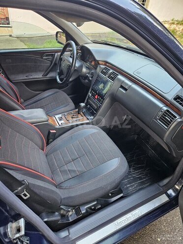 Mercedes E 220 d 1999, 350,000 km - 2.2 л - Qazax