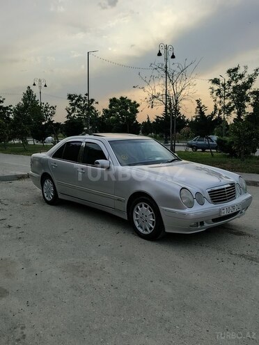 Mercedes E 240 2002, 324,500 km - 2.4 l - Bakı