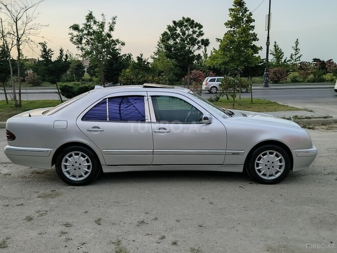 Mercedes E 240 2002, 324,500 km - 2.4 l - Bakı