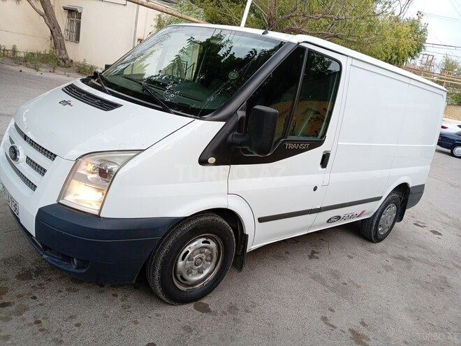 Ford Transit-2